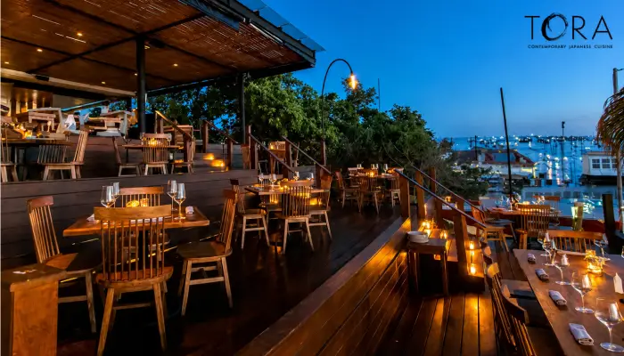 tora-restaurant-tulum-rooftop-dining-night